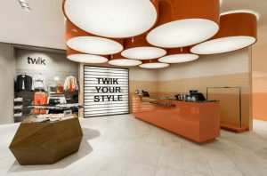 Lease of retail space